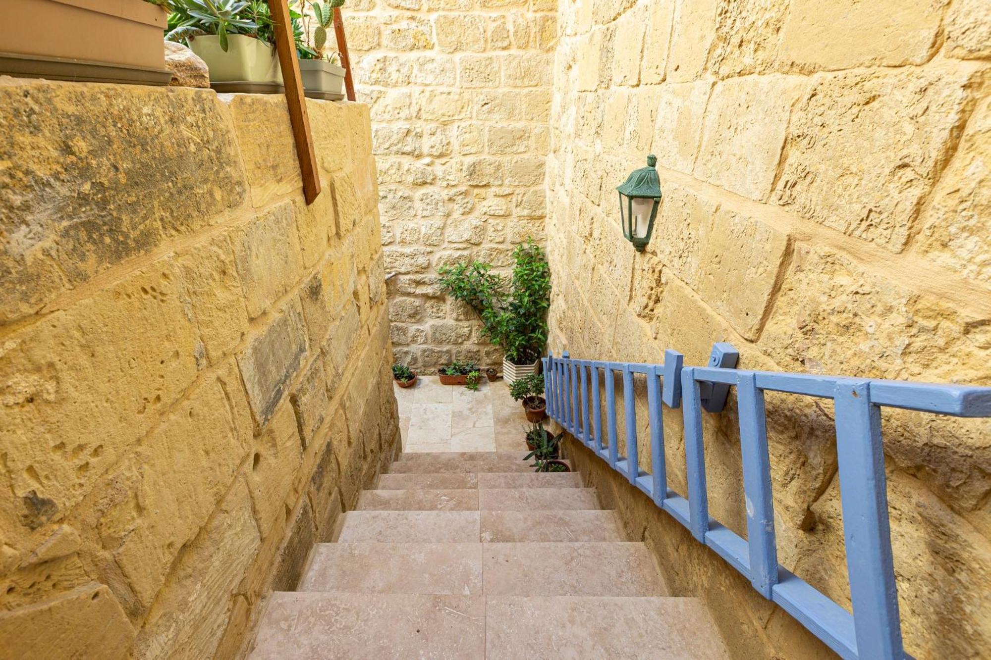 Historic Hideaways - 900 Year Old Converted Studios Victoria Exterior foto