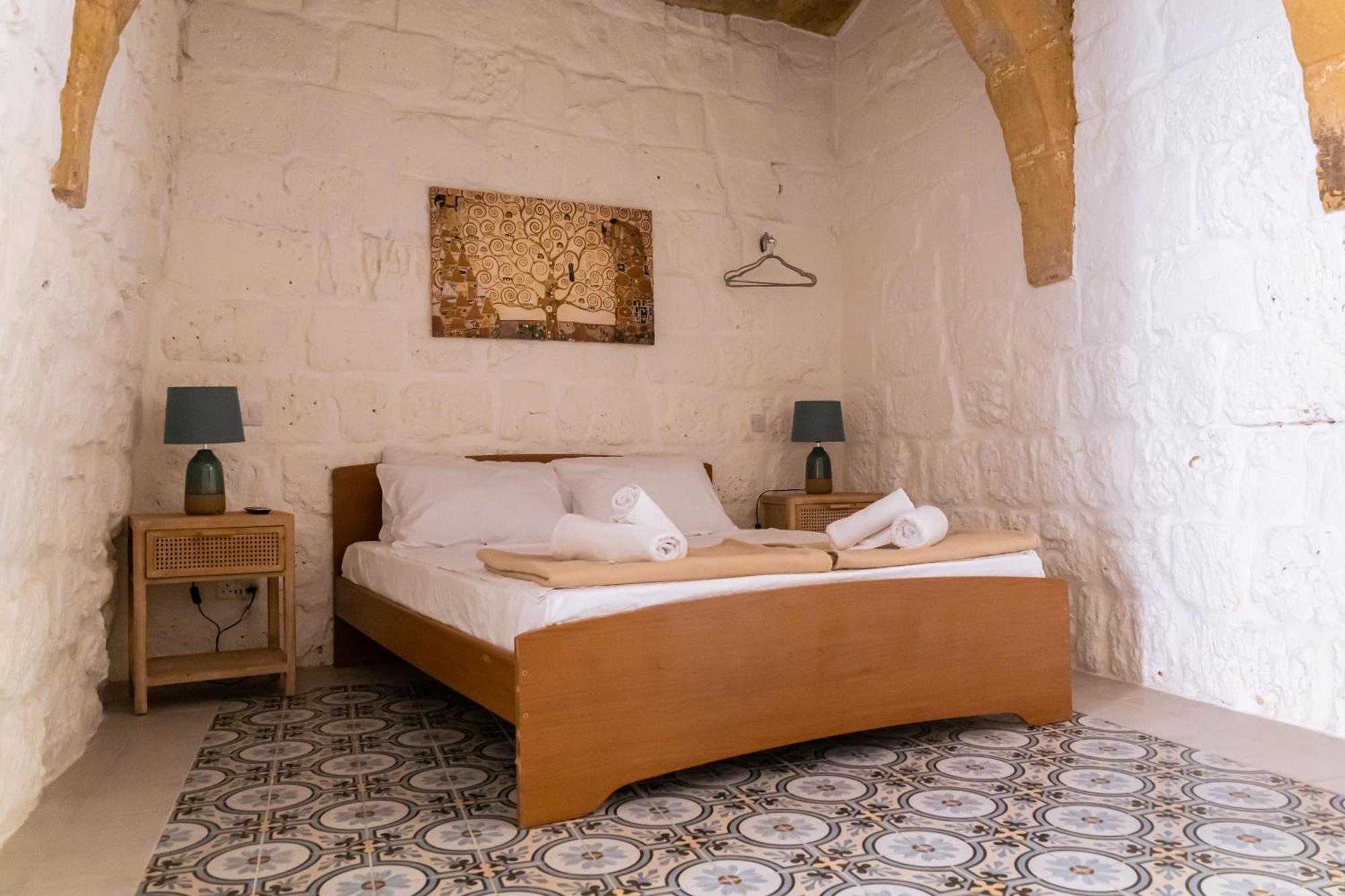 Historic Hideaways - 900 Year Old Converted Studios Victoria Exterior foto